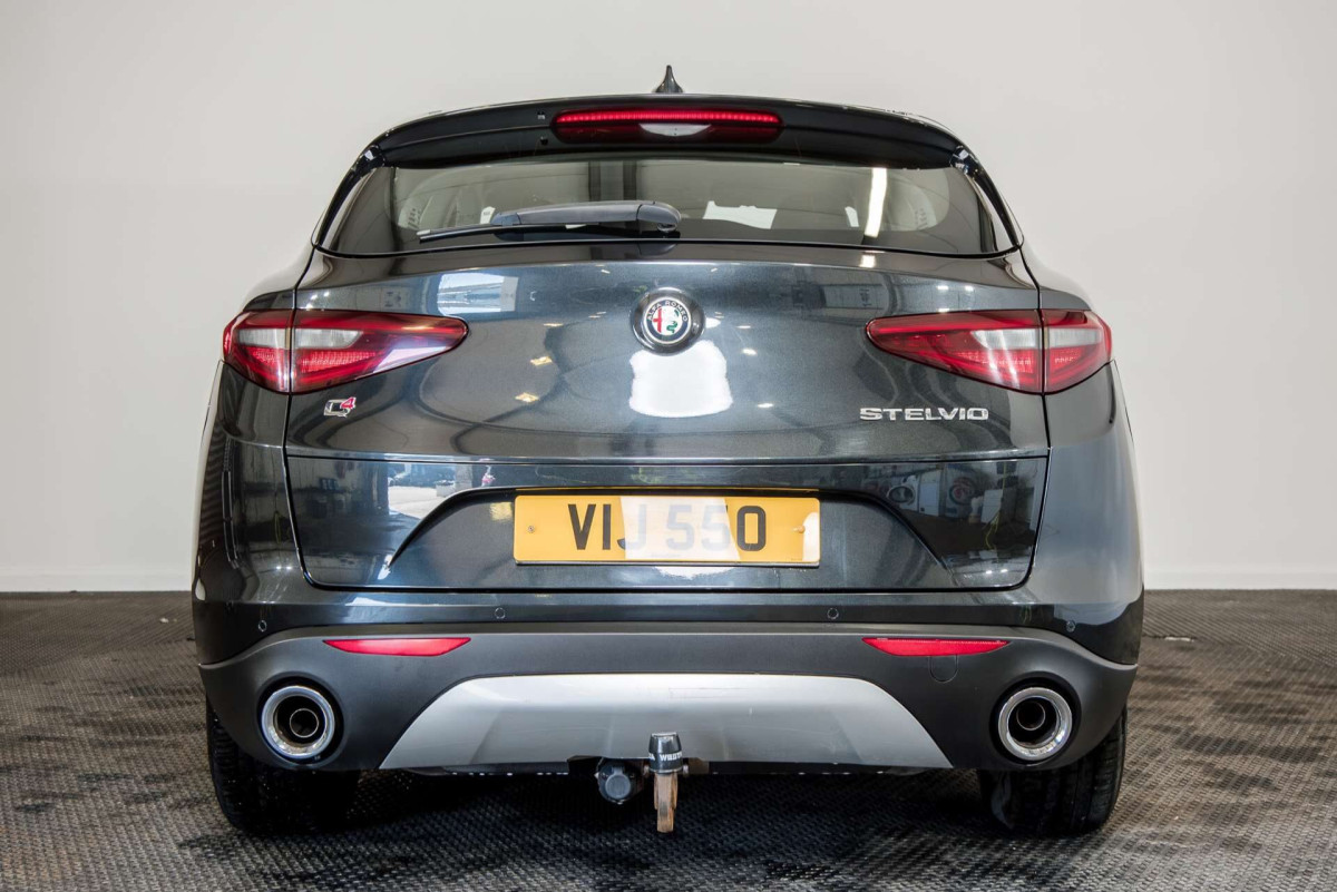 ALFA ROMEO STELVIO 2018 (18) 2.2 TD SUPER SUV 5DR DIESEL AUTO Q4 AWD EURO 6 (S/S) (210 PS) - 2018 - £15,500