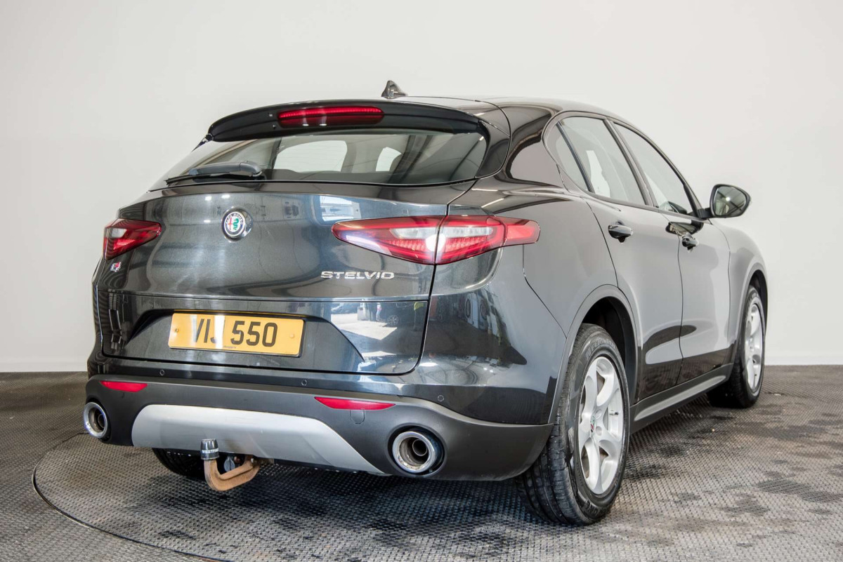 ALFA ROMEO STELVIO 2018 (18) 2.2 TD SUPER SUV 5DR DIESEL AUTO Q4 AWD EURO 6 (S/S) (210 PS) - 2018 - £15,500