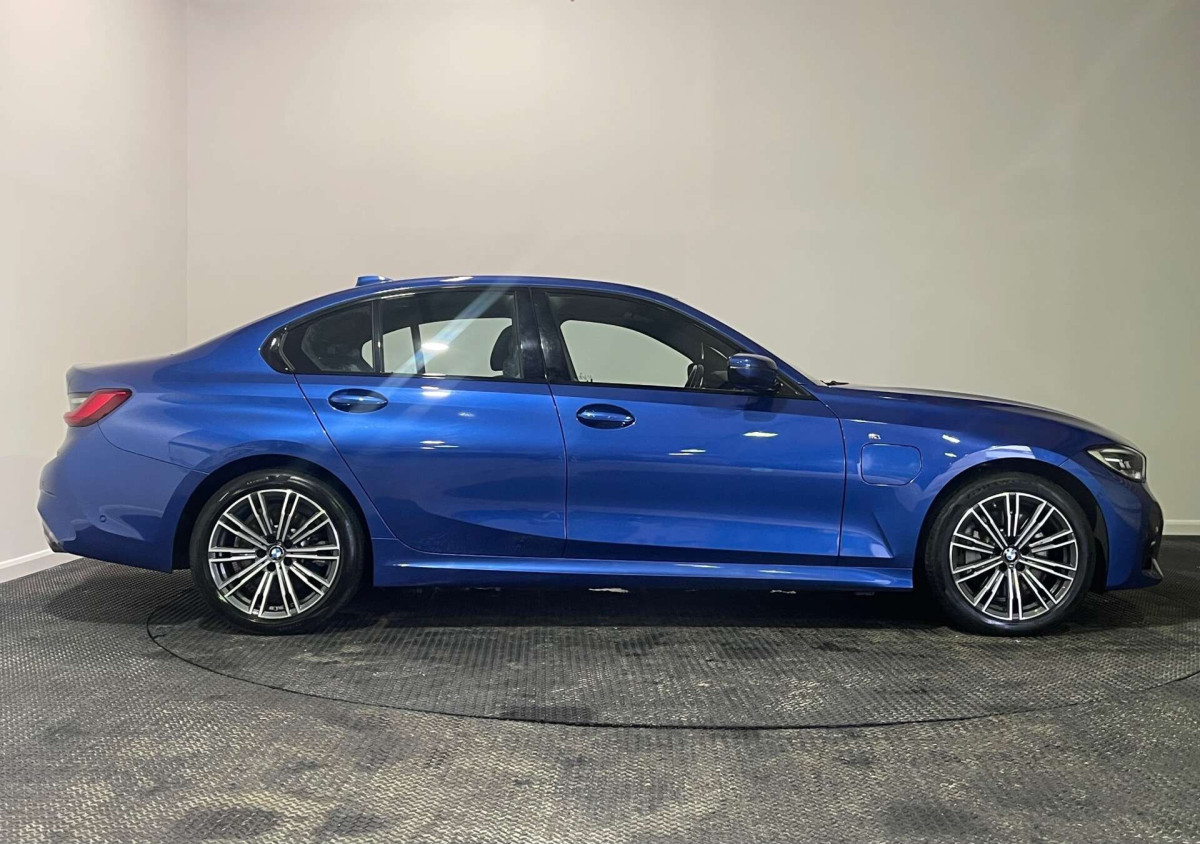 BMW 3 SERIES 2020 (70) 2.0 330E 12KWH M SPORT SALOON 4DR PETROL PLUG-IN HYBRID AUTO EURO 6 (S/S) ( - 2020 - £14,500