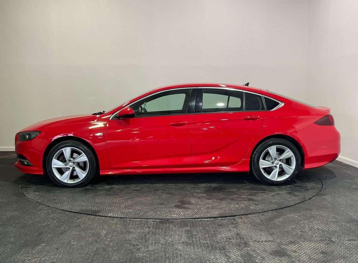 VAUXHALL INSIGNIA 2020 (20) 2.0 TURBO D BLUEINJECTION SRI VX LINE NAV GRAND SPORT 5DR DIESEL AUTOMATIC - 2020 - £12,500