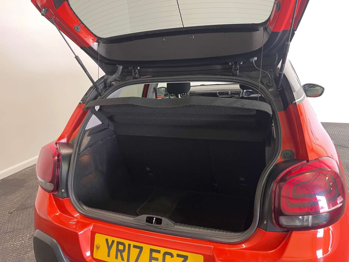 CITROEN C3 2017 (17) 1.2 PURETECH FLAIR HATCHBACK 5DR PETROL MANUAL EURO 6 (82 PS) - 2017 - £6,000