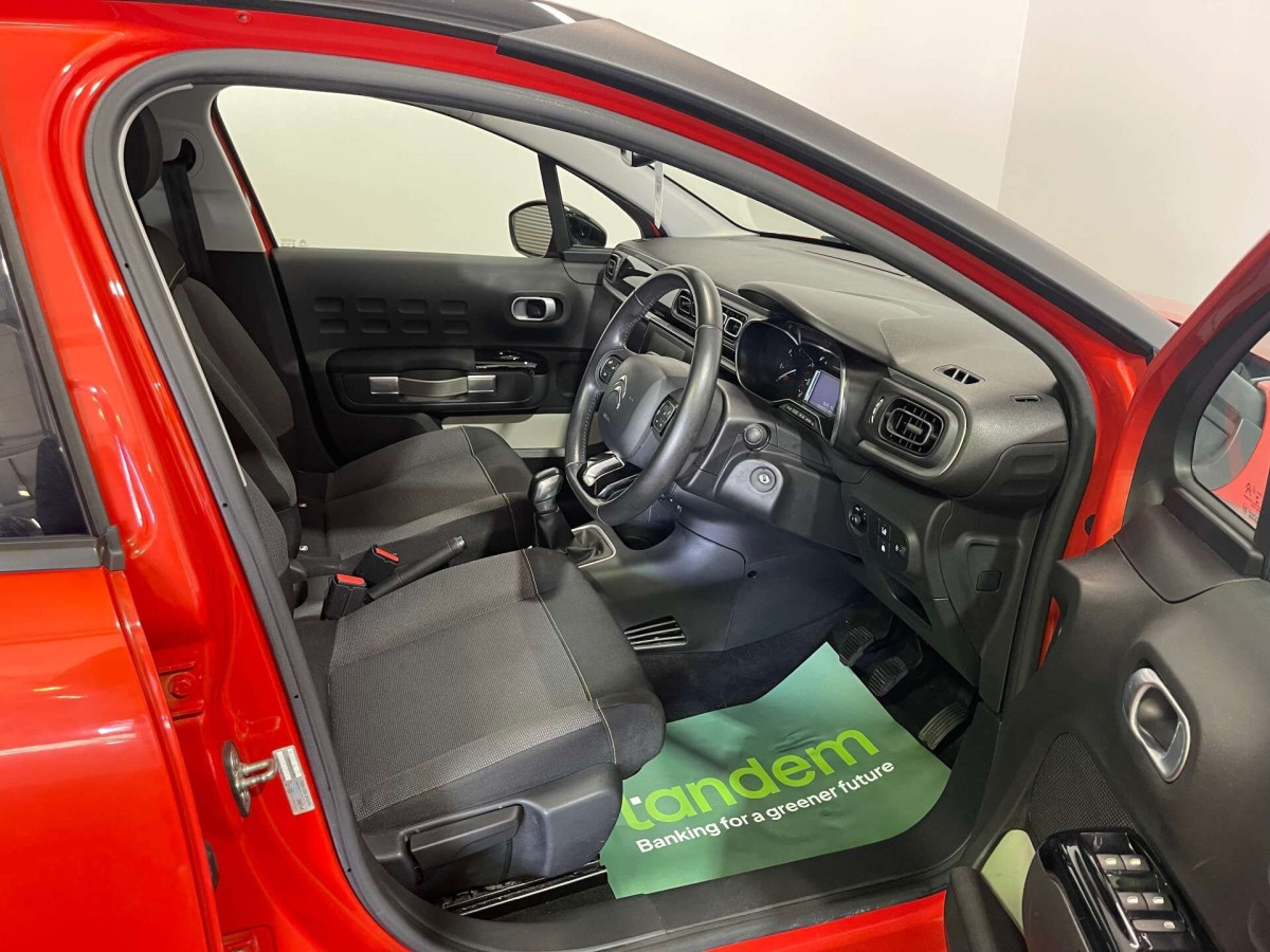 CITROEN C3 2017 (17) 1.2 PURETECH FLAIR HATCHBACK 5DR PETROL MANUAL EURO 6 (82 PS) - 2017 - £6,000
