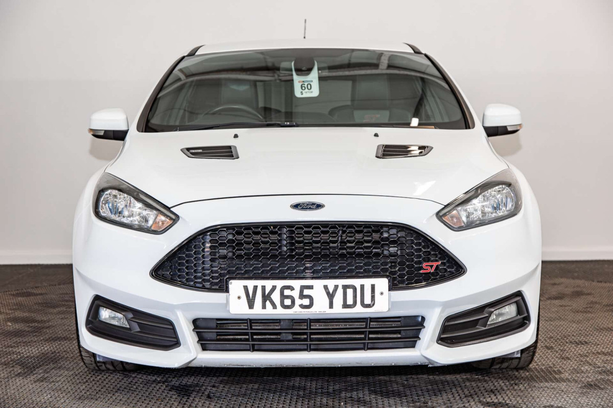 FORD FOCUS 2015 (65) 2.0 TDCI ST-2 HATCHBACK 5DR DIESEL MANUAL EURO 6 (S/S) (185 PS) - 2015 - £8,300