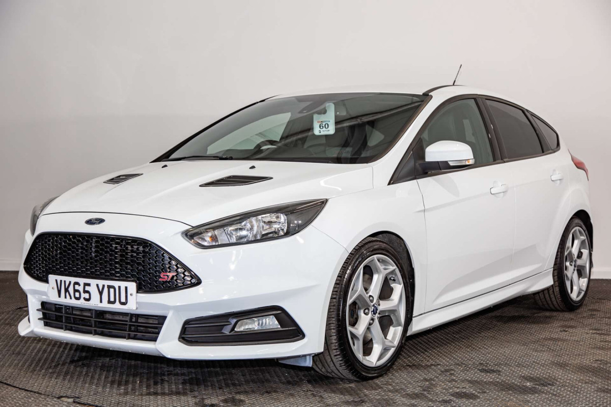 FORD FOCUS 2015 (65) 2.0 TDCI ST-2 HATCHBACK 5DR DIESEL MANUAL EURO 6 (S/S) (185 PS) - 2015 - £8,300