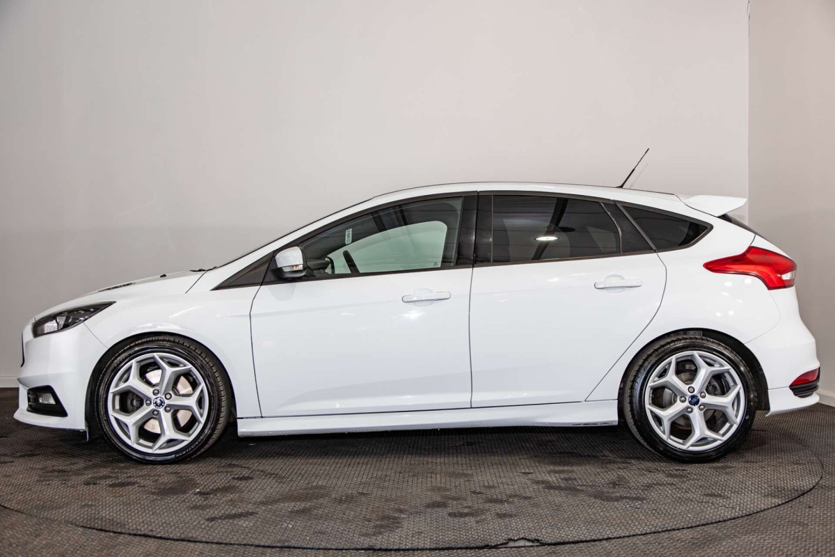 FORD FOCUS 2015 (65) 2.0 TDCI ST-2 HATCHBACK 5DR DIESEL MANUAL EURO 6 (S/S) (185 PS) - 2015 - £8,300