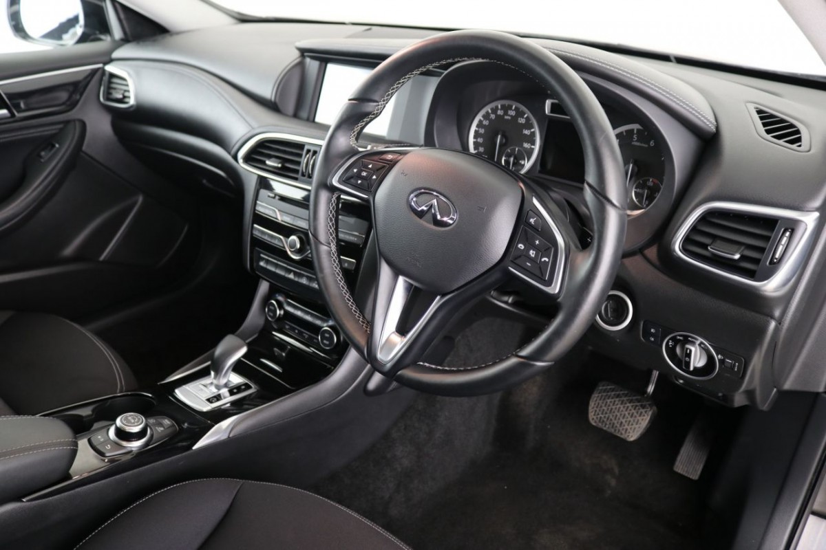 INFINITI Q30 1.6 SE 5D 155 BHP - 2017 - £15,490