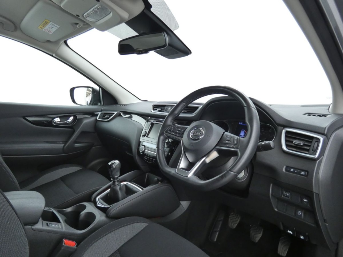 NISSAN QASHQAI 1.5 DCI ACENTA PREMIUM 5D 114 BHP - 2019 - £14,490