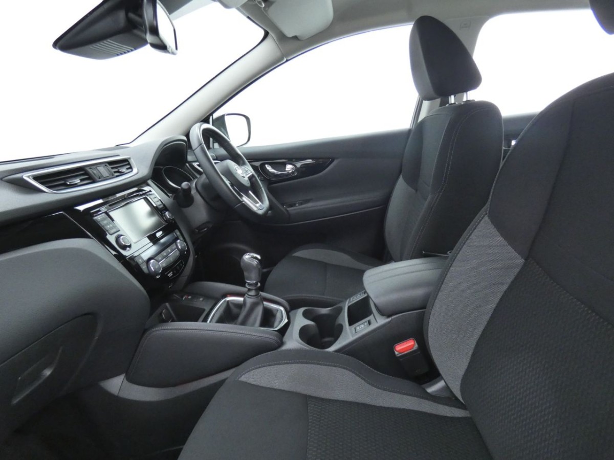 NISSAN QASHQAI 1.5 DCI ACENTA PREMIUM 5D 114 BHP - 2019 - £14,490