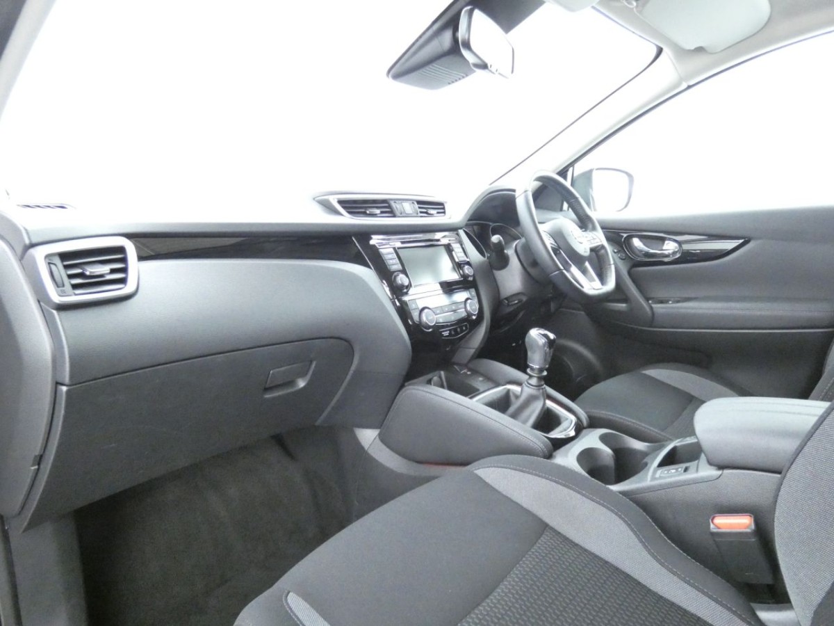 NISSAN QASHQAI 1.5 DCI ACENTA PREMIUM 5D 114 BHP - 2019 - £14,490