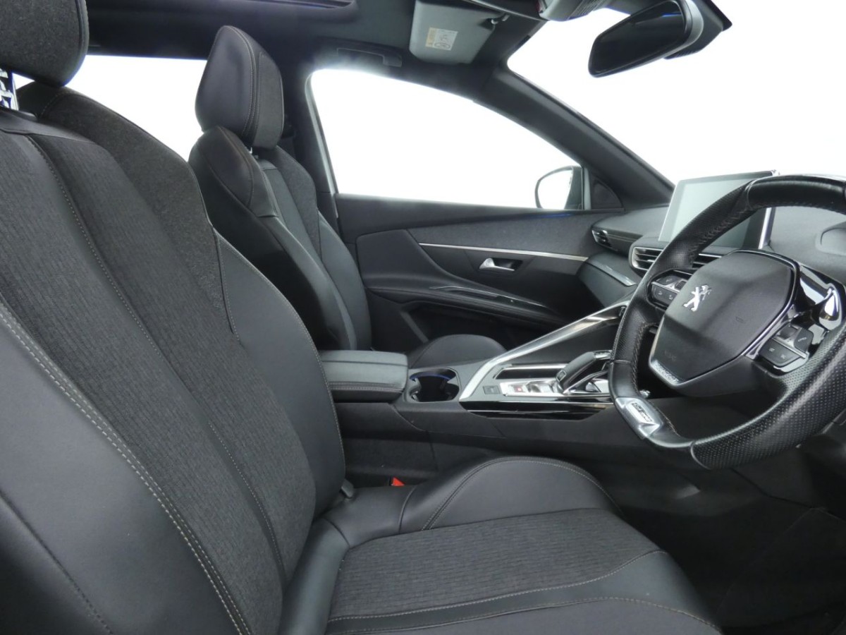 PEUGEOT 5008 1.5 BLUEHDI S/S GT LINE PREMIUM 5D 129 BHP - 2019 - £24,700