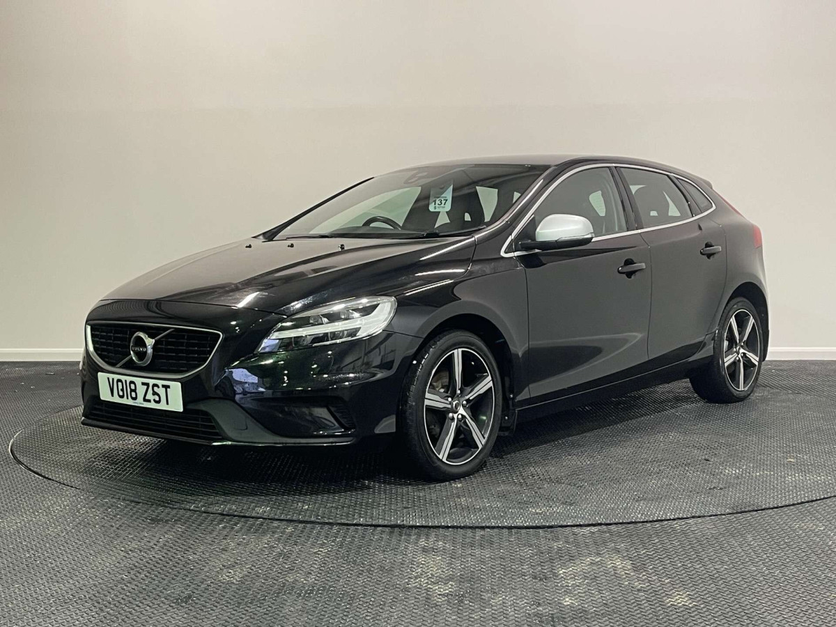 VOLVO V40 2018 (18) 2.0 D2 R-DESIGN NAV PLUS HATCHBACK 5DR DIESEL MANUAL EURO 6 (S/S) (120 PS) - 2018 - £10,000