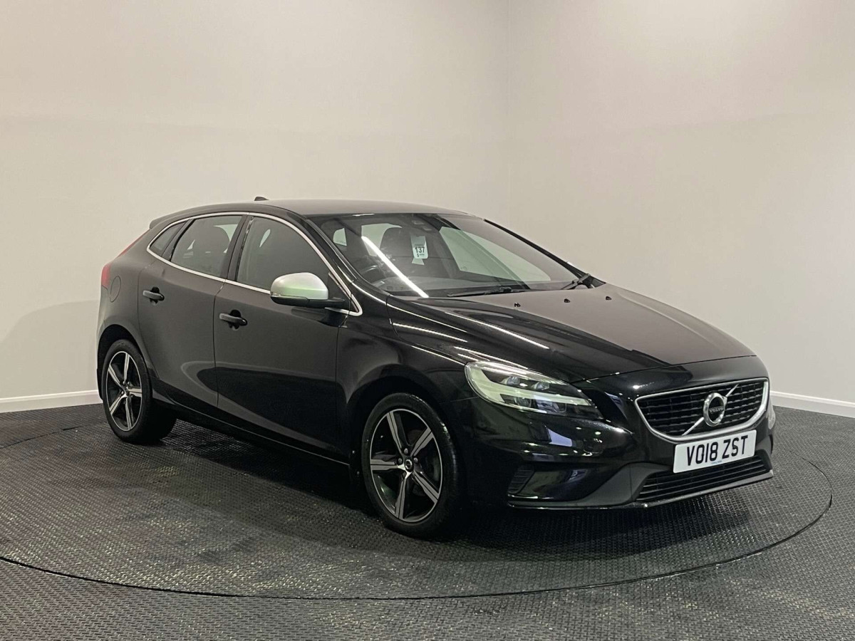 VOLVO V40 2018 (18) 2.0 D2 R-DESIGN NAV PLUS HATCHBACK 5DR DIESEL MANUAL EURO 6 (S/S) (120 PS) - 2018 - £10,000