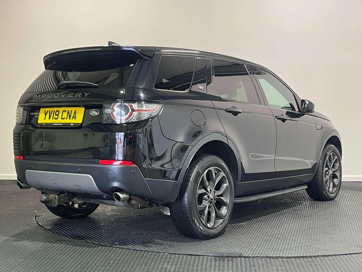 LAND ROVER DISCOVERY SPORT 2019 (19) 2.0 TD4 LANDMARK SUV 5DR DIESEL AUTO 4WD EURO 6 (S/S) (180 PS) - 2019 - £16,200