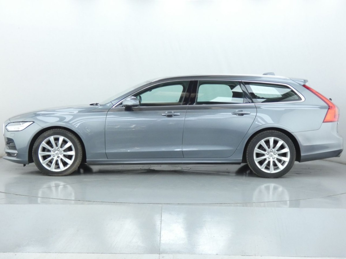 VOLVO V90 2.0 T4 MOMENTUM PLUS 5D 188 BHP - 2019 - £21,990
