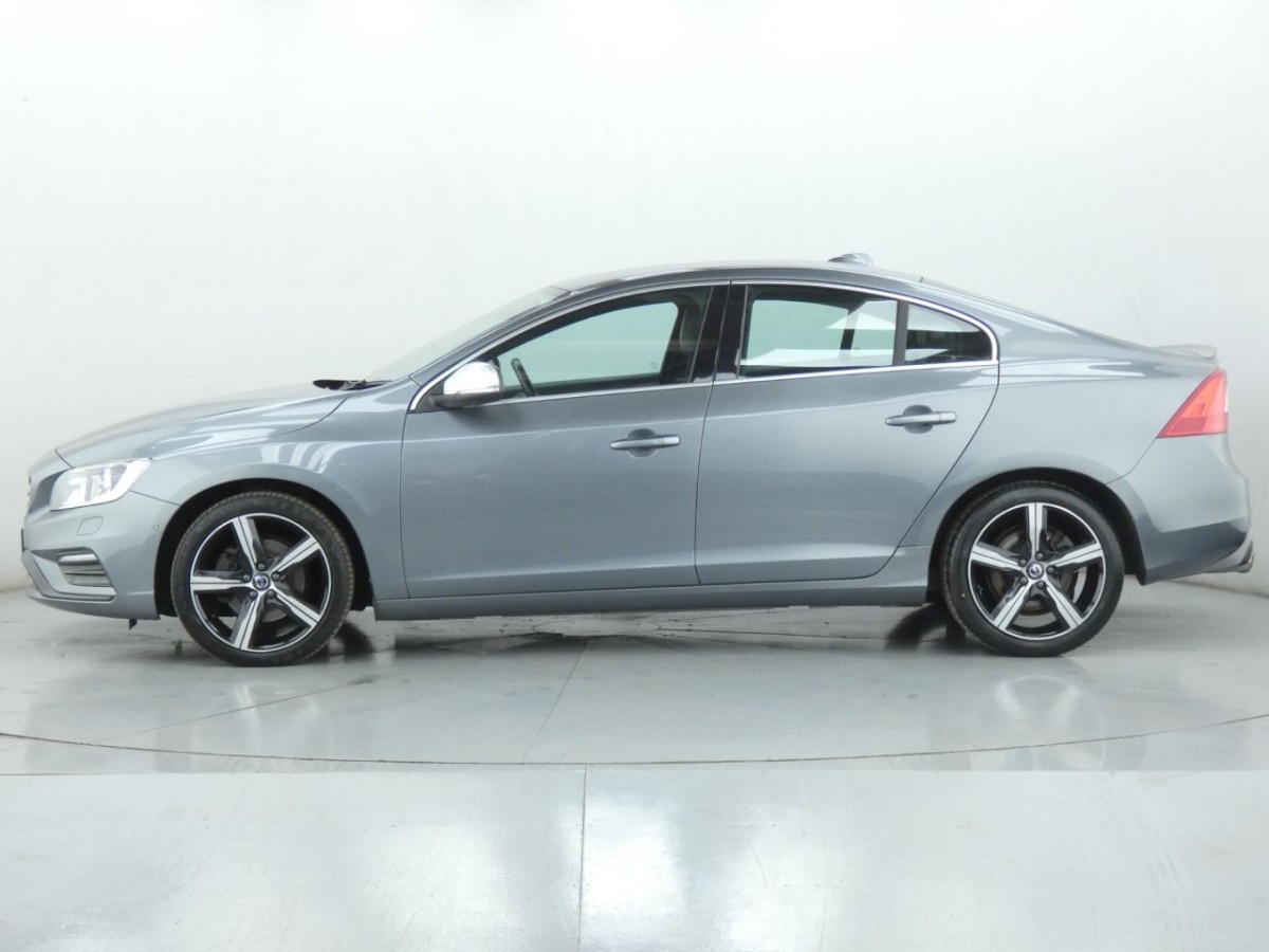 VOLVO S60 2.0 D3 R-DESIGN NAV 4D 148 BHP - 2018 - £10,700