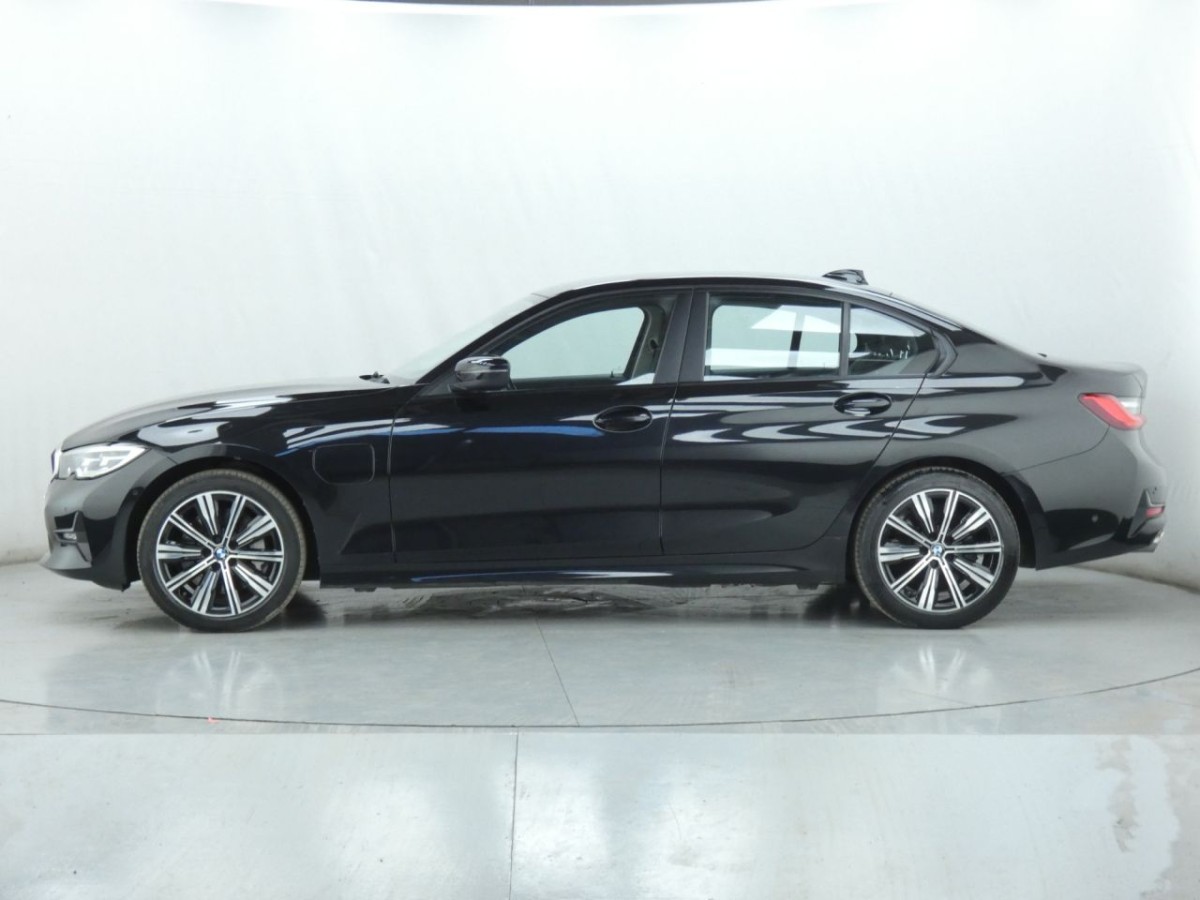BMW 3 SERIES 2.0 330E SE PRO 4D 289 BHP - 2020 - £12,990