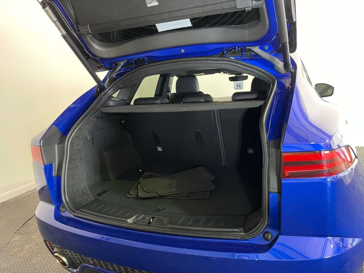 JAGUAR E-PACE 2018 (18) 2.0 D180 R-DYNAMIC SE SUV 5DR DIESEL AUTO AWD EURO 6 (S/S) (180 PS) - 2018 - £13,500