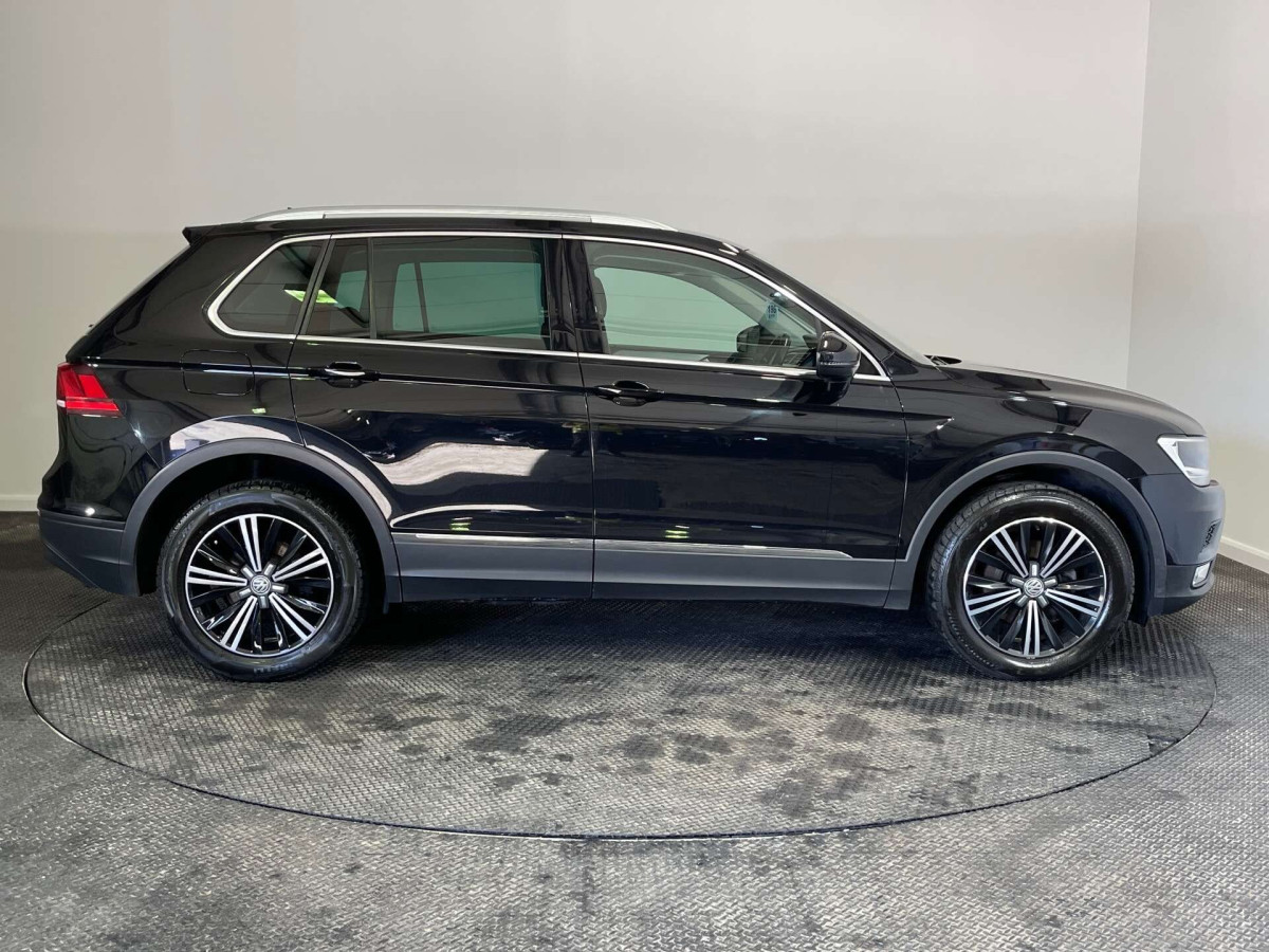 VOLKSWAGEN TIGUAN 2017 (66) 2.0 TDI BLUEMOTION TECH SE NAVIGATION SUV 5DR DIESEL DSG 4MOTION EURO 6 (S/ - 2017 - £11,750