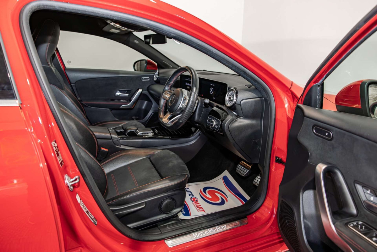 MERCEDES-BENZ A CLASS 2019 (19) 1.5 A180D AMG LINE (PREMIUM) HATCHBACK 5DR DIESEL 7G-DCT EURO 6 (S/S) (116 - 2019 - £14,800