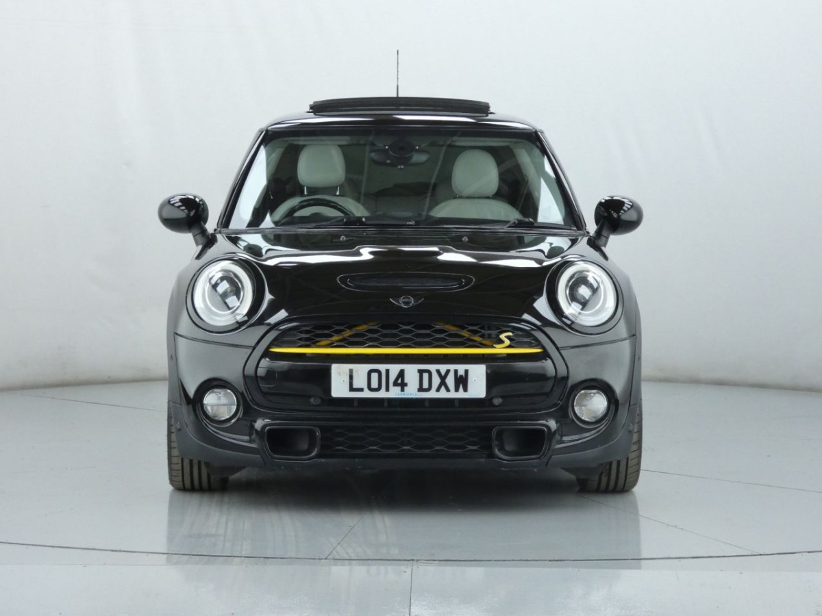 MINI HATCH COOPER 2.0 COOPER S 3D AUTO 189 BHP - 2014 - £12,400