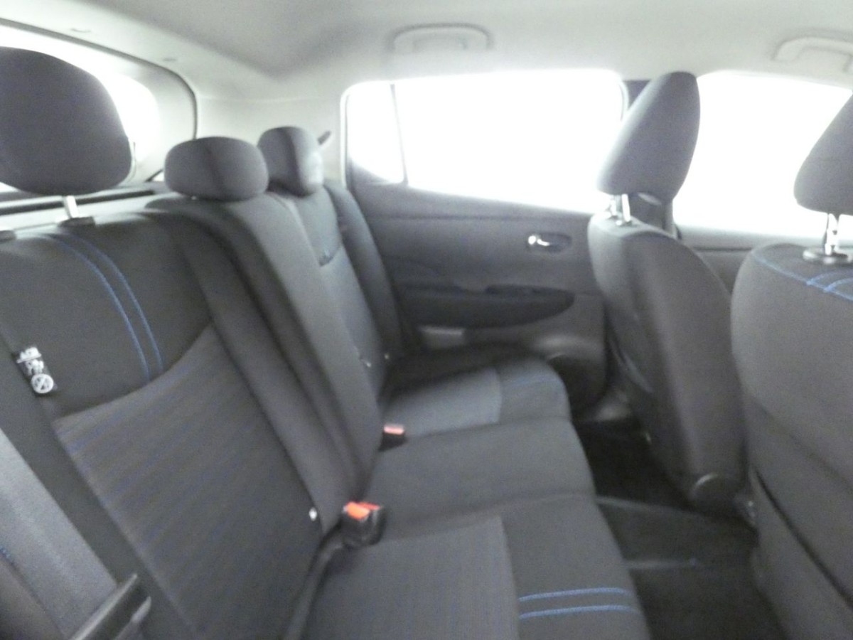 NISSAN LEAF 0.0 ACENTA 5D 148 BHP - 2020 - £9,990