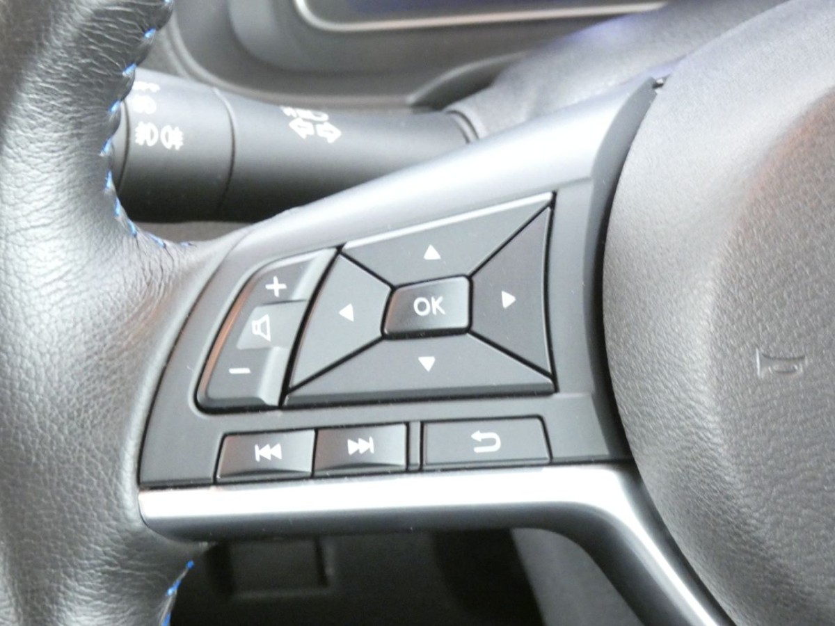 NISSAN LEAF 0.0 ACENTA 5D 148 BHP - 2020 - £9,990