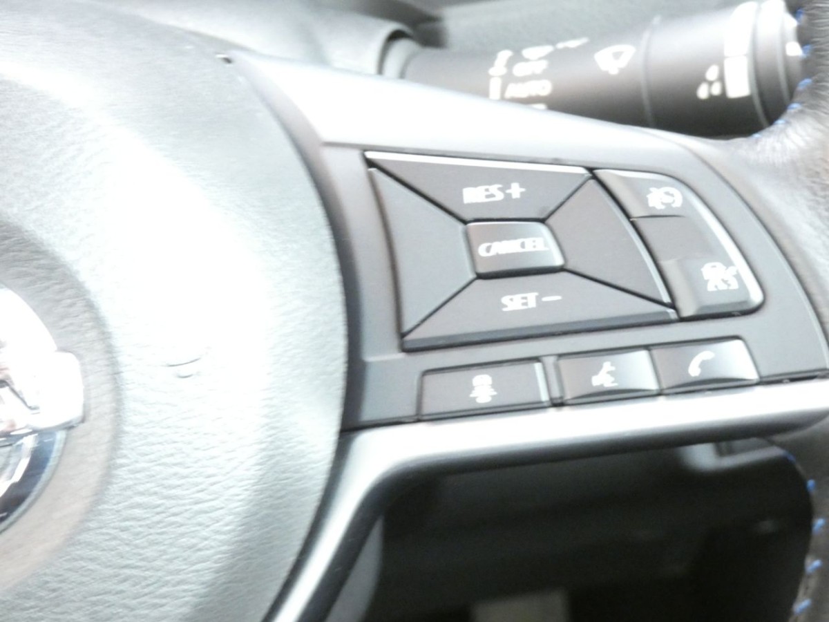 NISSAN LEAF 0.0 ACENTA 5D 148 BHP - 2020 - £9,990