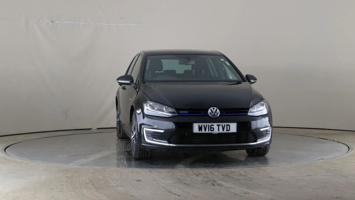 VOLKSWAGEN GOLF 1.4 GTE NAV DSG 5D 150 BHP - 2016 - £10,990