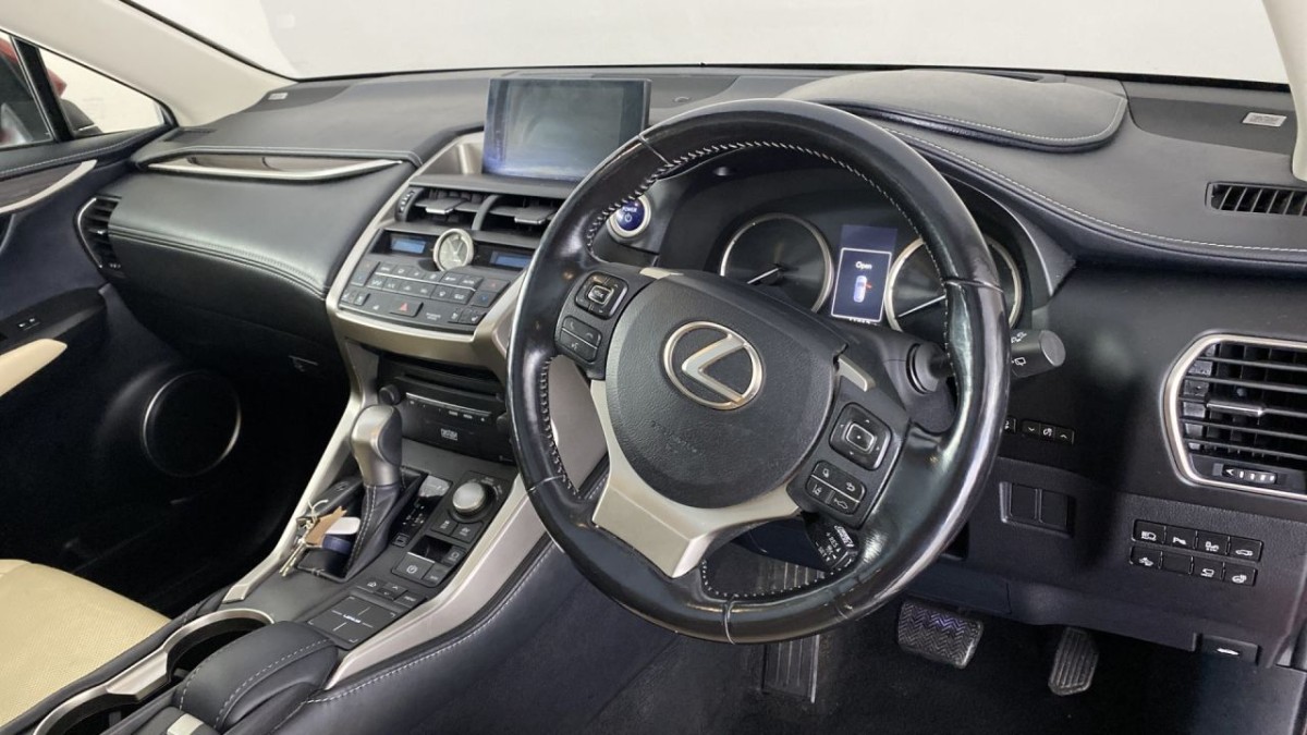 LEXUS NX 2.5 300H PREMIER 5D 153 BHP - 2016 - £18,700