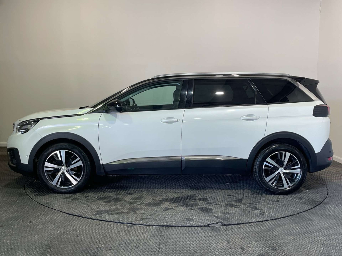 PEUGEOT 5008 2018 (18) 1.6 BLUEHDI ALLURE SUV 5DR DIESEL MANUAL EURO 6 (S/S) (120 PS) - 2018 - £12,800