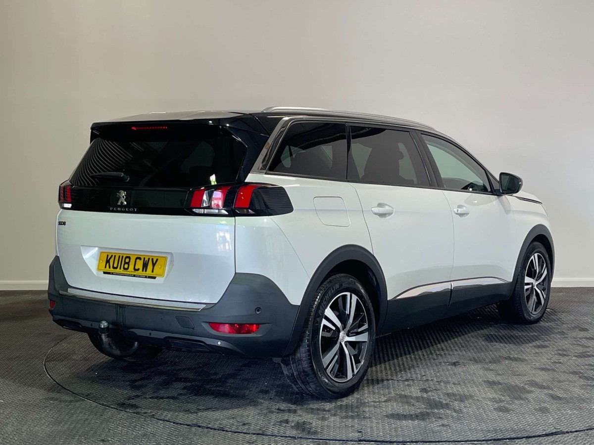 PEUGEOT 5008 2018 (18) 1.6 BLUEHDI ALLURE SUV 5DR DIESEL MANUAL EURO 6 (S/S) (120 PS) - 2018 - £12,800