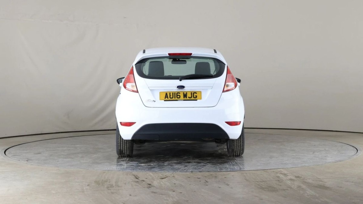 FORD FIESTA 1.6 ZETEC 5D 104 BHP - 2016 - £10,790