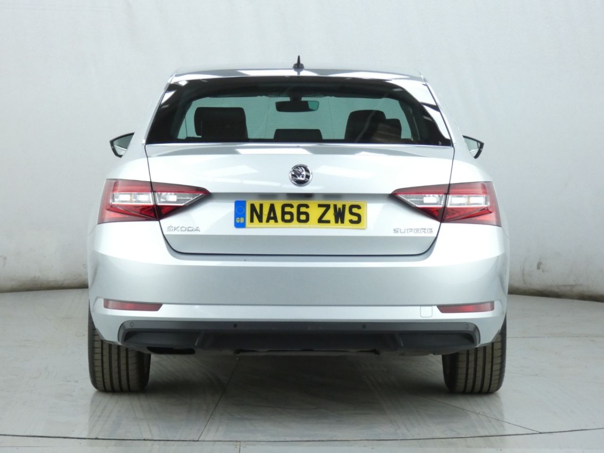 SKODA SUPERB 2.0 SE L EXECUTIVE TDI DSG 5D AUTO 148 BHP - 2016 - £15,400