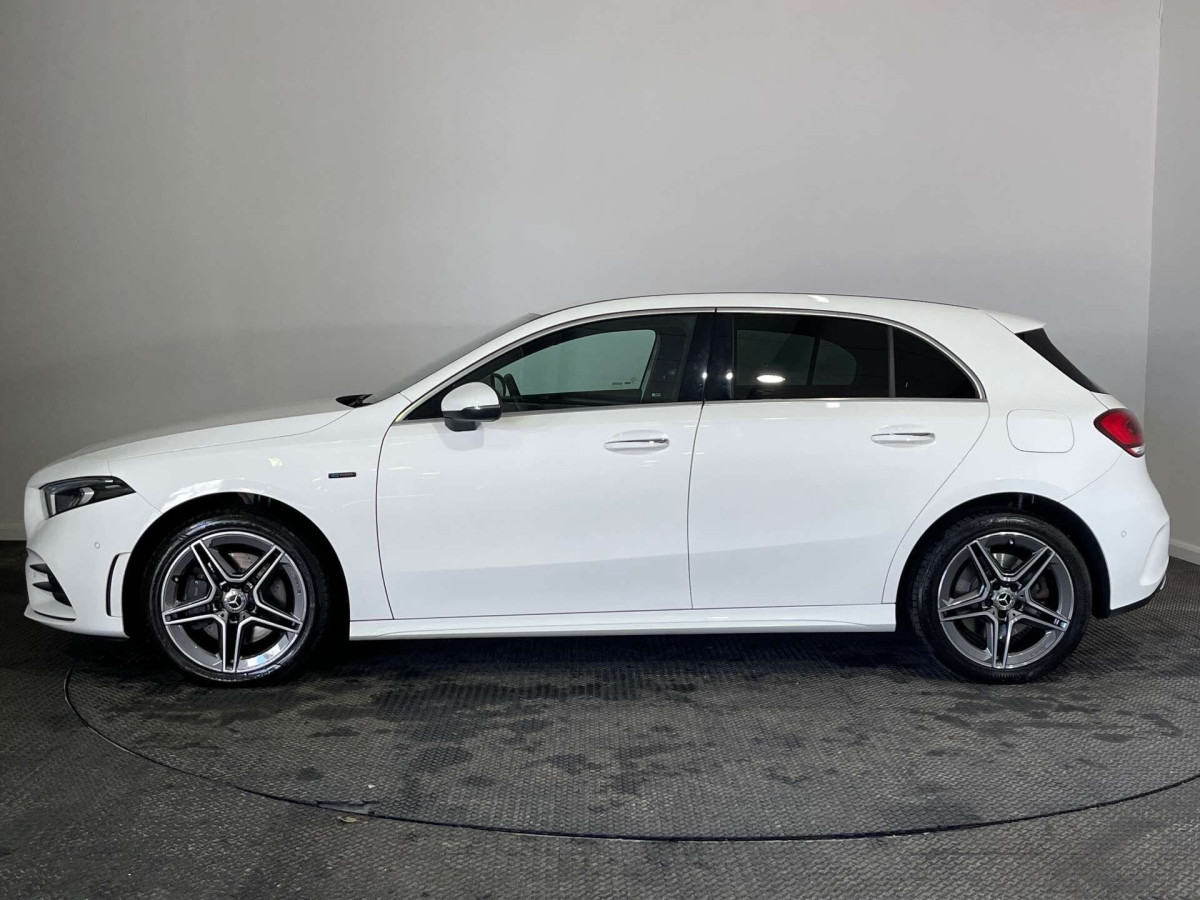 MERCEDES-BENZ A CLASS 2021 (21) 1.3 A250E 15.6KWH AMG LINE (PREMIUM 2) HATCHBACK 5DR PETROL PLUG-IN HYBRID - 2021 - £15,500