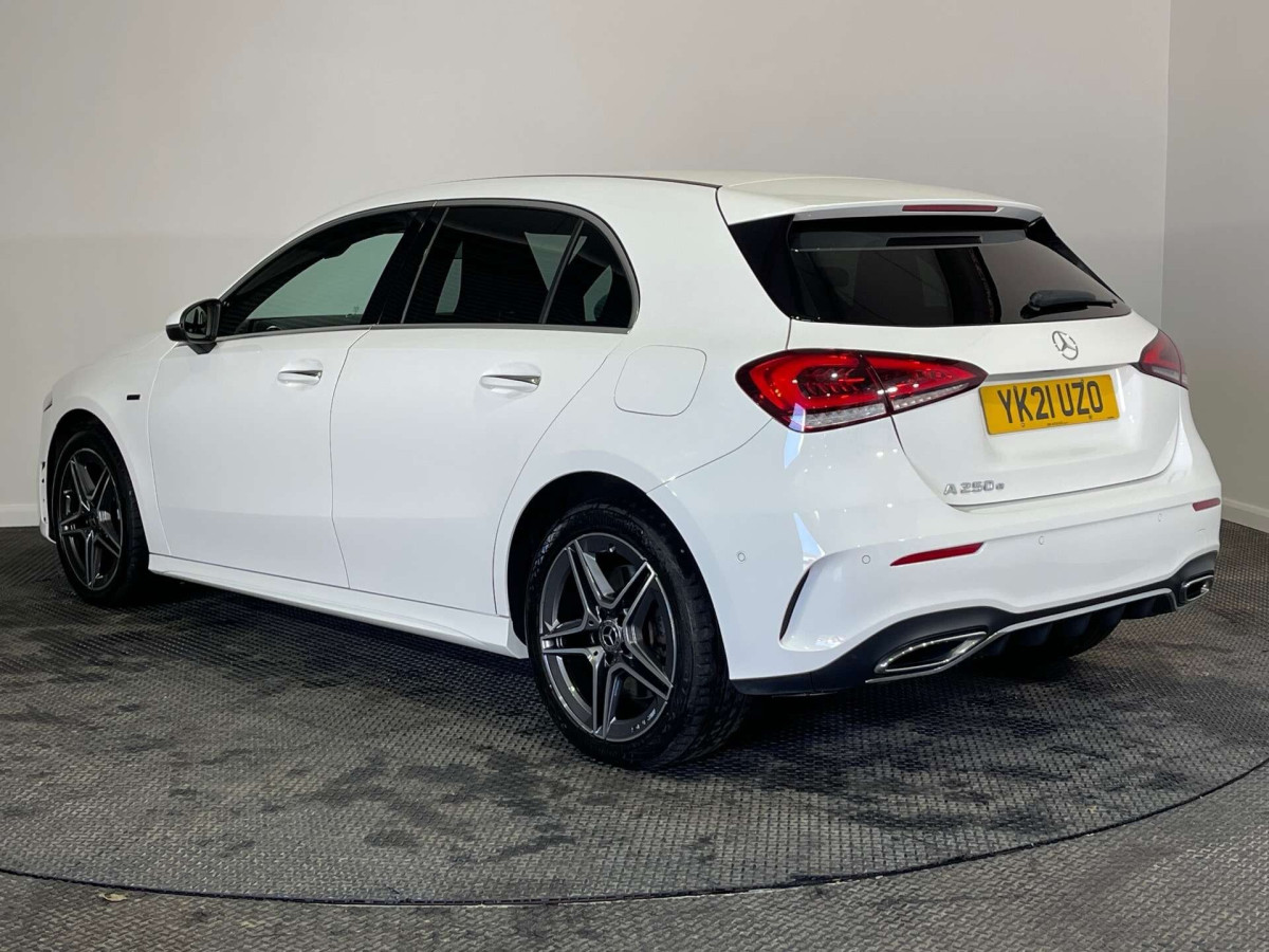 MERCEDES-BENZ A CLASS 2021 (21) 1.3 A250E 15.6KWH AMG LINE (PREMIUM 2) HATCHBACK 5DR PETROL PLUG-IN HYBRID - 2021 - £15,500