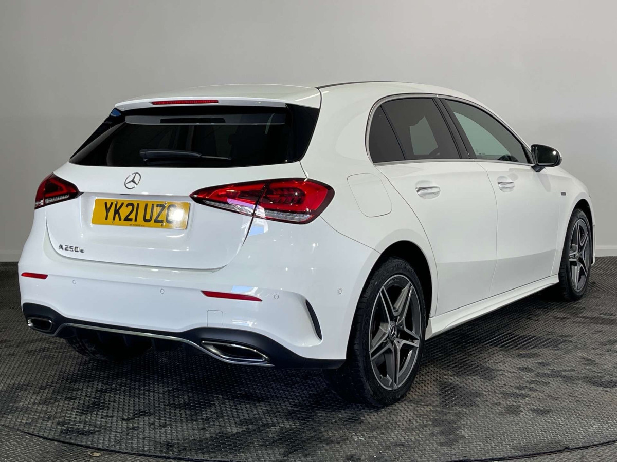 MERCEDES-BENZ A CLASS 2021 (21) 1.3 A250E 15.6KWH AMG LINE (PREMIUM 2) HATCHBACK 5DR PETROL PLUG-IN HYBRID - 2021 - £15,500