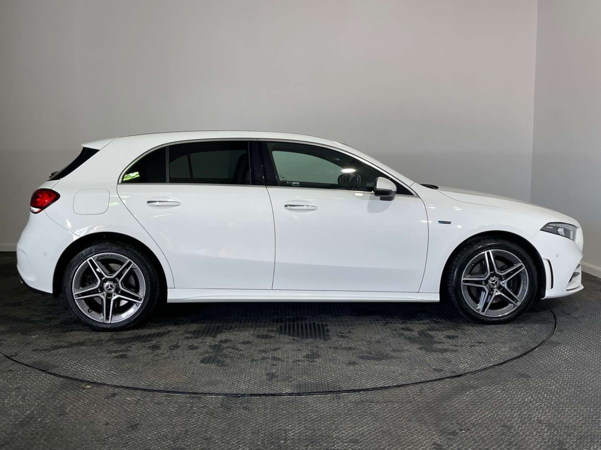 MERCEDES-BENZ A CLASS 2021 (21) 1.3 A250E 15.6KWH AMG LINE (PREMIUM 2) HATCHBACK 5DR PETROL PLUG-IN HYBRID - 2021 - £15,500
