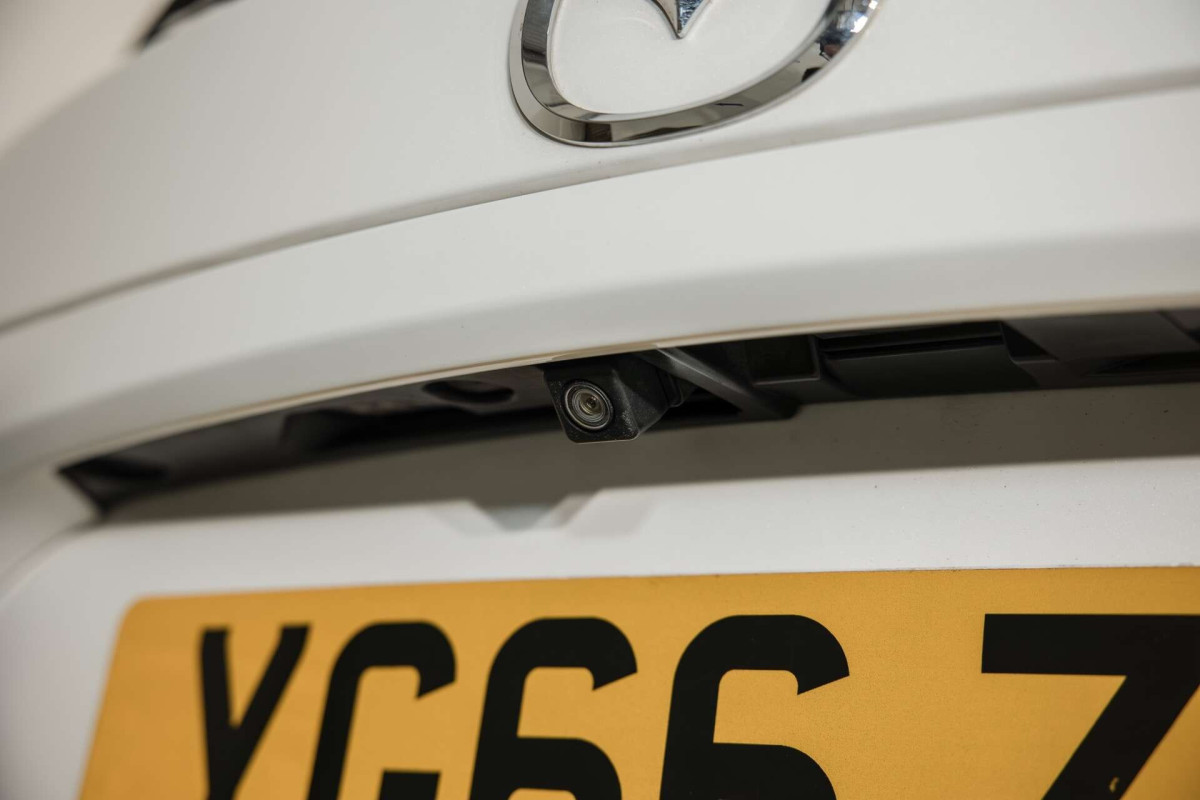 MAZDA 3 2016 (66) 2.0 SKYACTIV-G SPORT BLACK HATCHBACK 5DR PETROL MANUAL EURO 6 (S/S) (121 PS - 2016 - £9,800