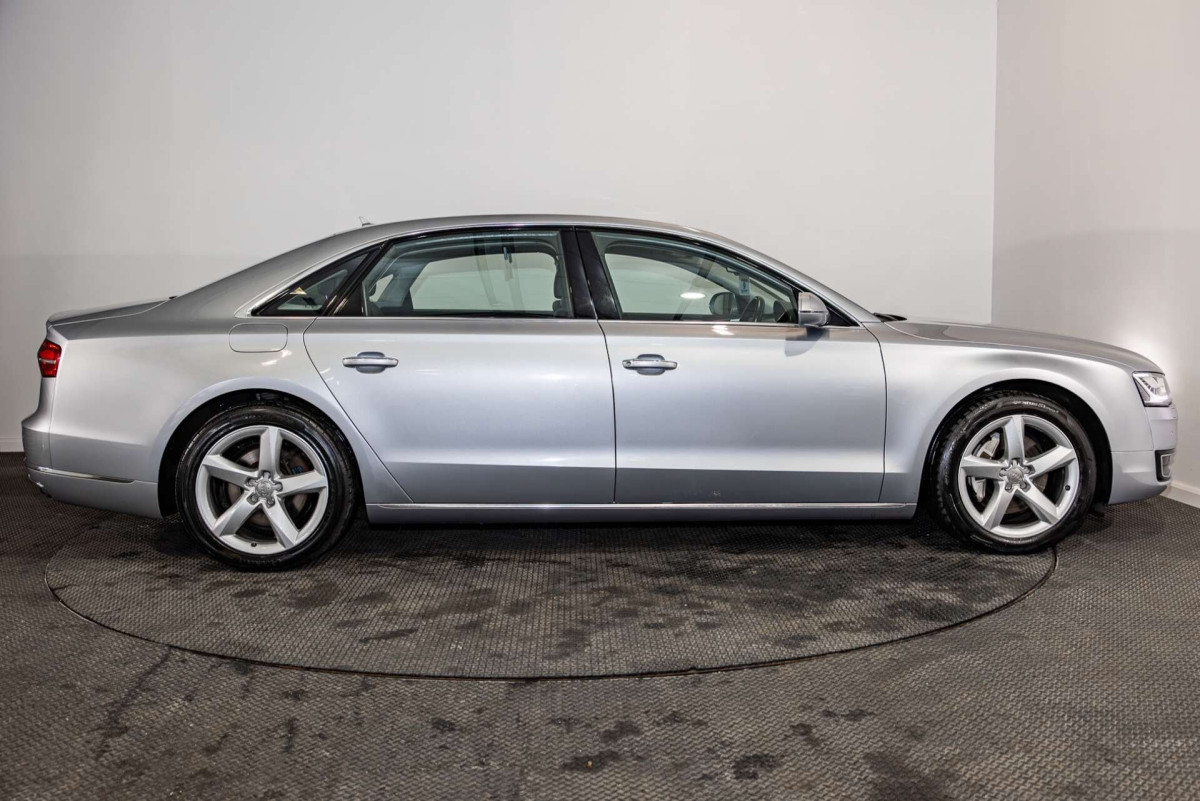 AUDI A8 2017 (66) 3.0 TDI V6 SE EXECUTIVE SALOON 4DR DIESEL TIPTRONIC QUATTRO EURO 6 (S/S) LW - 2017 - £15,000