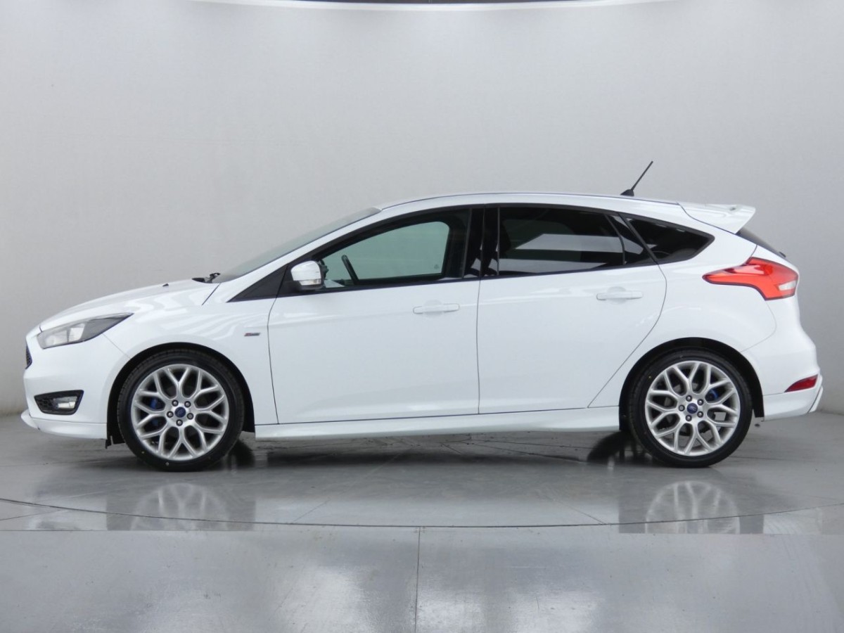 FORD FOCUS 1.5 ST-LINE TDCI 5D 118 BHP - 2017 - £11,990