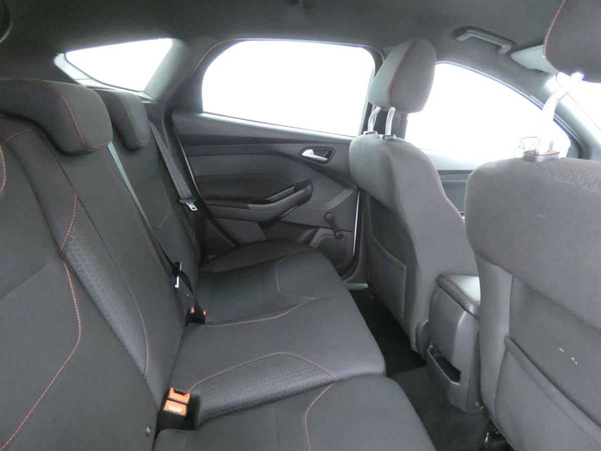 FORD FOCUS 1.5 ST-LINE TDCI 5D 118 BHP - 2017 - £11,990