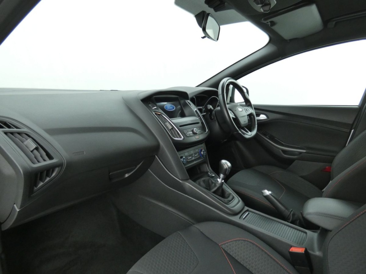 FORD FOCUS 1.5 ST-LINE TDCI 5D 118 BHP - 2017 - £11,990