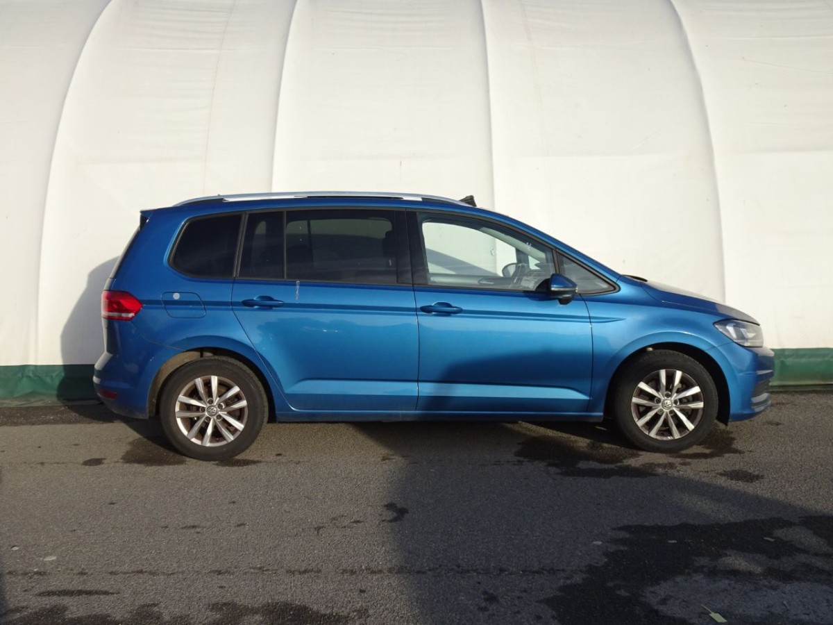 VOLKSWAGEN TOURAN 1.6 SE FAMILY TDI 5D 114 BHP - 2019 - £14,700