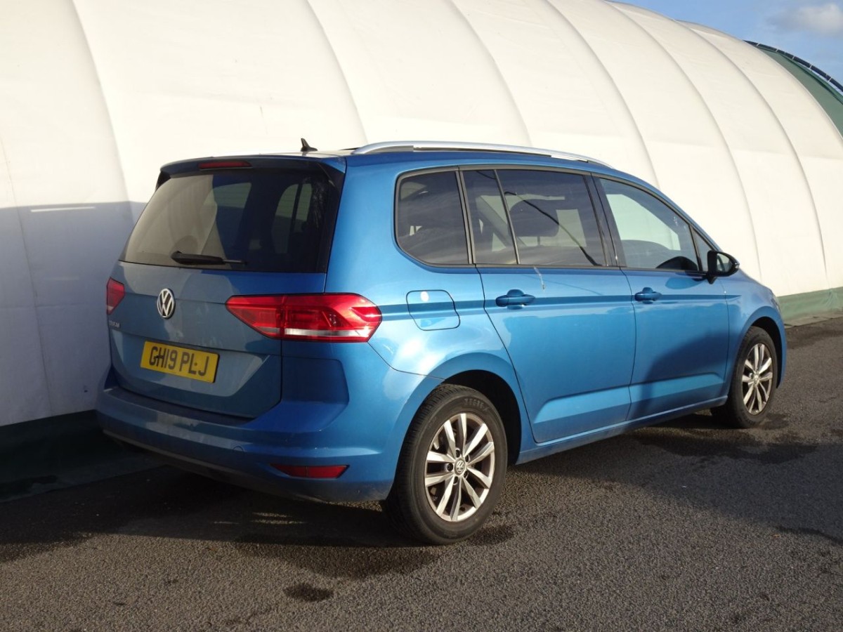 VOLKSWAGEN TOURAN 1.6 SE FAMILY TDI 5D 114 BHP - 2019 - £14,700