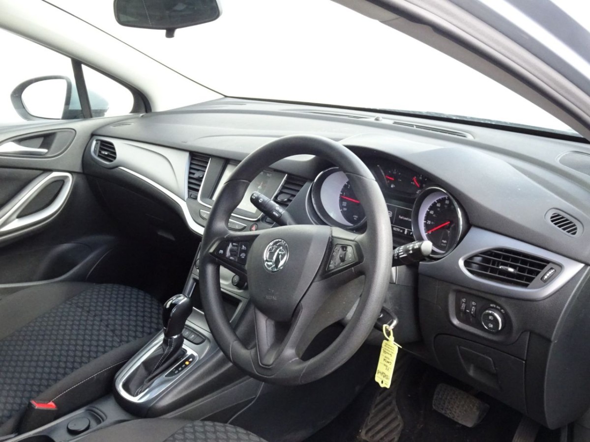 VAUXHALL ASTRA 1.4 DESIGN S/S 5D 148 BHP - 2019 - £7,700