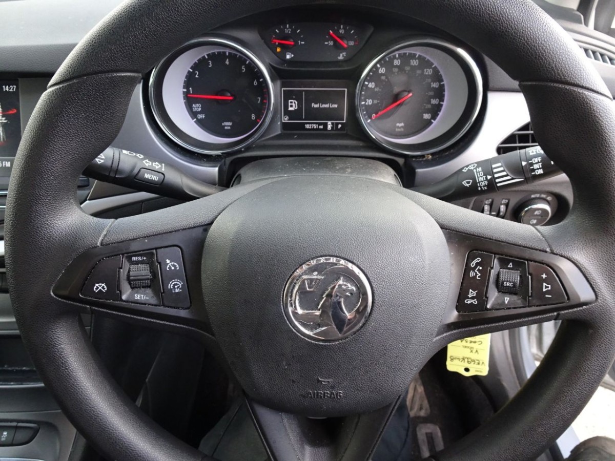 VAUXHALL ASTRA 1.4 DESIGN S/S 5D 148 BHP - 2019 - £7,700