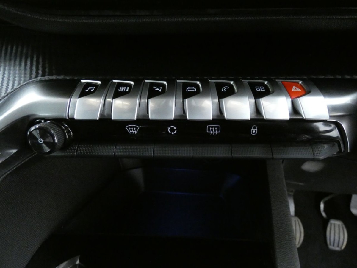 PEUGEOT 3008 1.5 BLUEHDI S/S ALLURE 5D 129 BHP - 2021 - £16,990