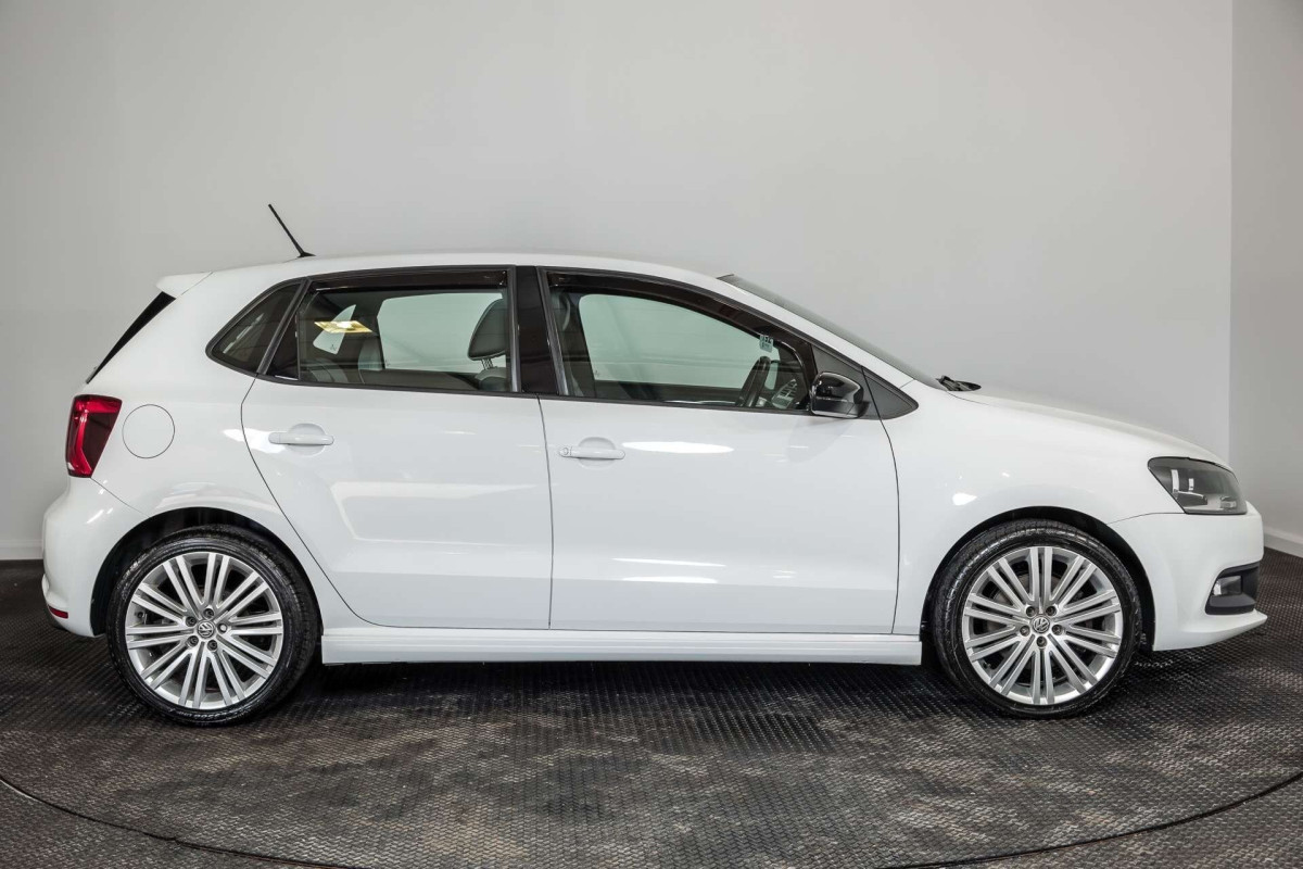 VOLKSWAGEN POLO 2017 (17) 1.4 TSI BLUEMOTION TECH ACT BLUEGT HATCHBACK 5DR PETROL MANUAL EURO 6 (S/S) - 2017 - £9,600