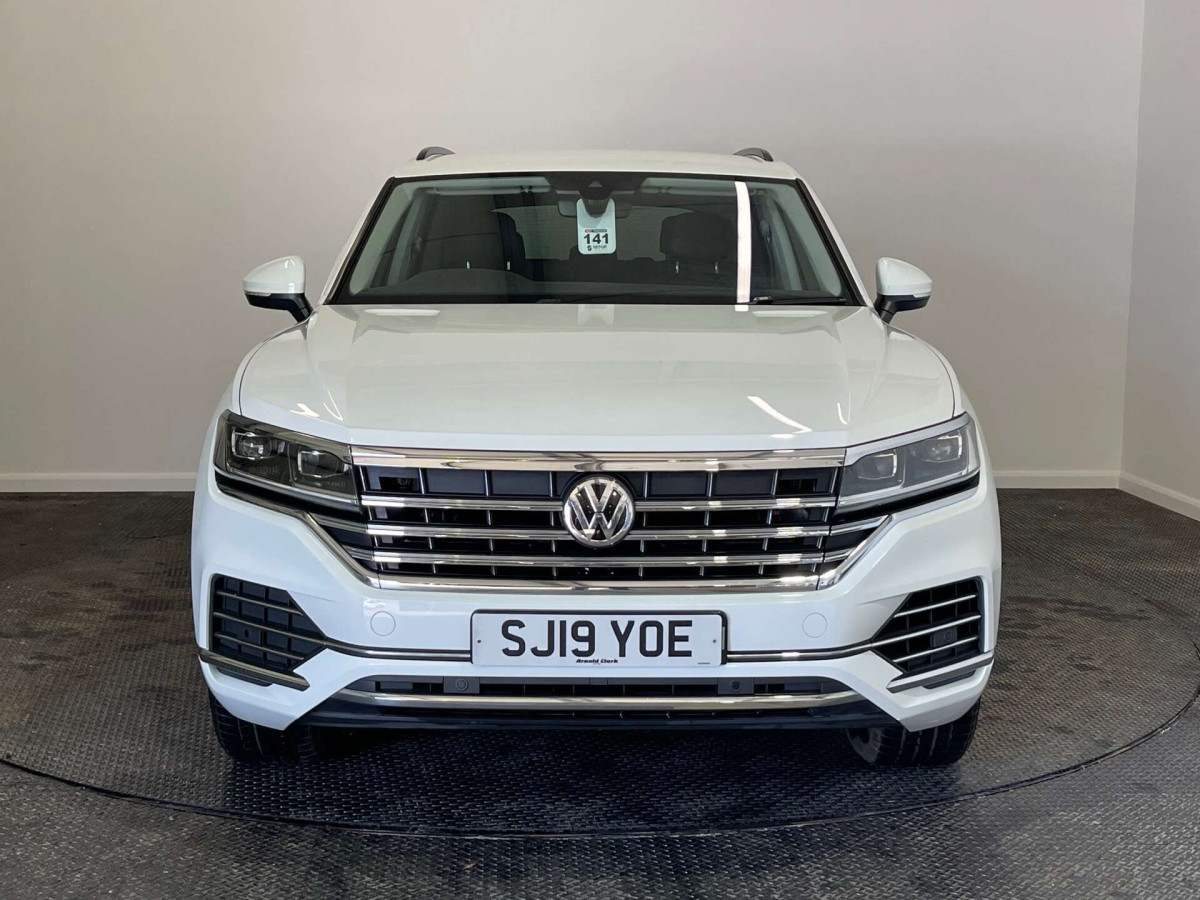 VOLKSWAGEN TOUAREG 2019 (19) 3.0 TDI V6 SEL SUV 5DR DIESEL TIPTRONIC 4MOTION EURO 6 (S/S) (231 PS) - 2019 - £23,500