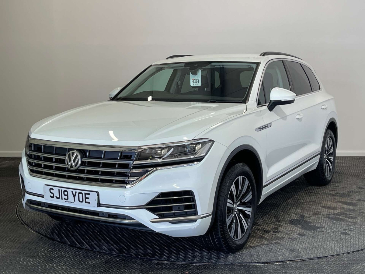 VOLKSWAGEN TOUAREG 2019 (19) 3.0 TDI V6 SEL SUV 5DR DIESEL TIPTRONIC 4MOTION EURO 6 (S/S) (231 PS) - 2019 - £23,500